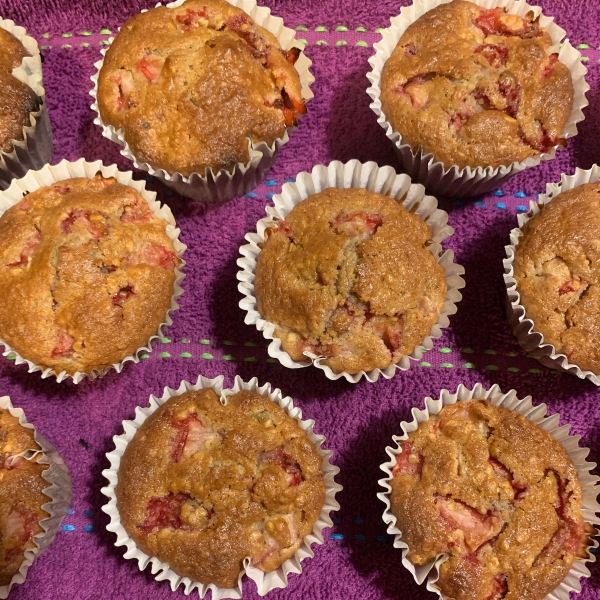 Strawberry Cinnamon Oatmeal Muffins