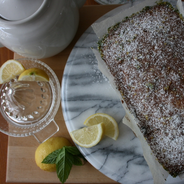 Best Ever Lemon Drizzle Cake