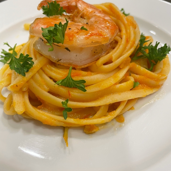 Linguine Pasta with Shrimp and Tomatoes