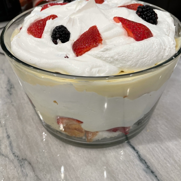 Berry Cheesecake Trifle