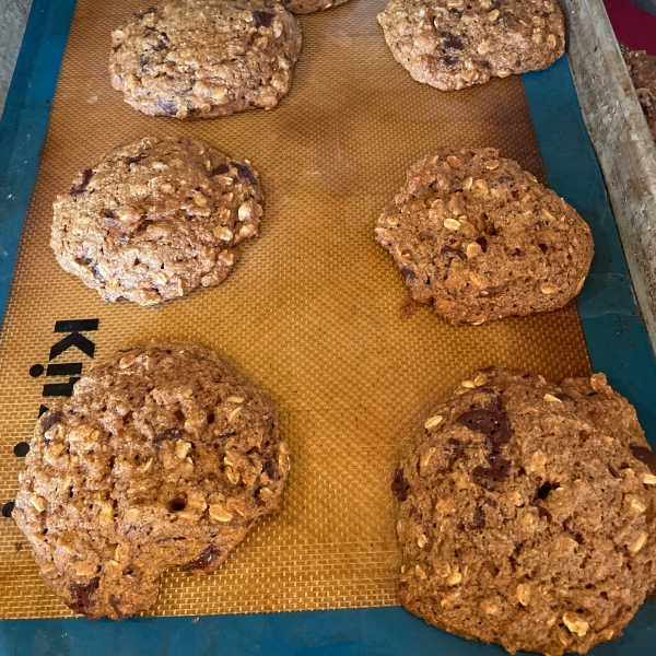 Healthy Vegan Pumpkin Oat Chocolate Chip Cookies