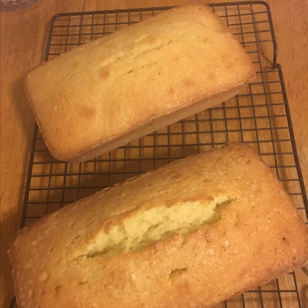 Old-Fashioned Lemon Pound Cake