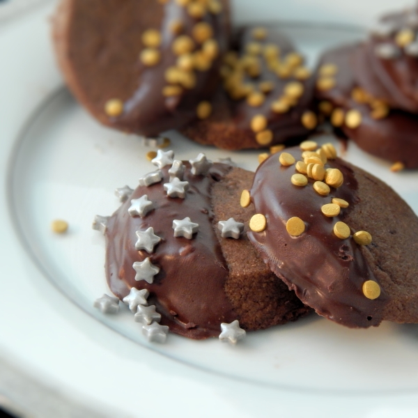 Chocolate Dipped Mocha Rounds