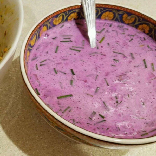 Lithuanian Saltibarsciai (Cold Beet Soup)