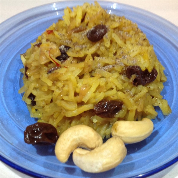 Saffron Rice with Raisins and Cashews