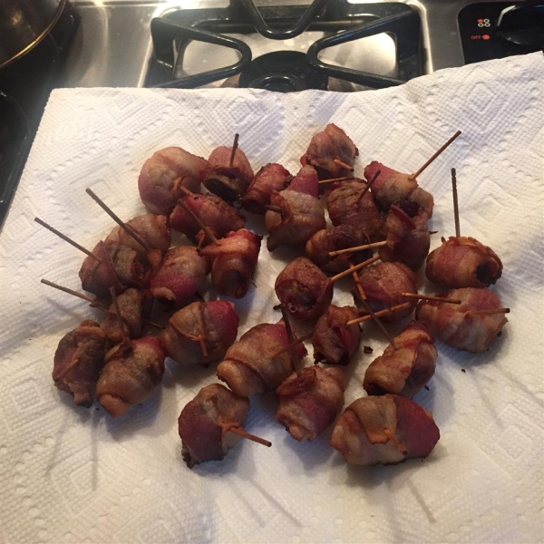 Water Chestnuts Wrapped in Bacon