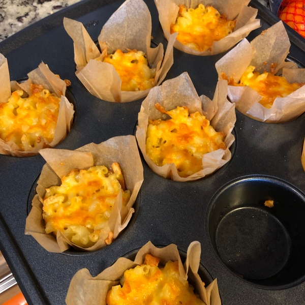 Easy Mac and Cheese Muffins