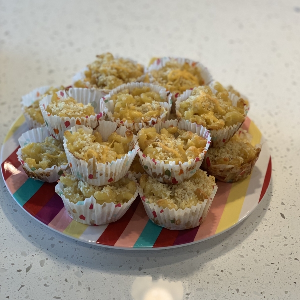 Easy Mac and Cheese Muffins