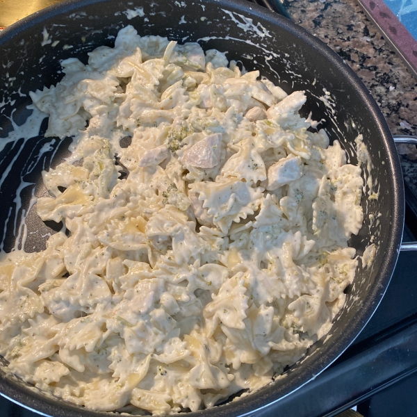 Bow Tie Pasta with Tomato Tuna Sauce