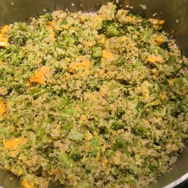 Cheesy Broccoli Quinoa