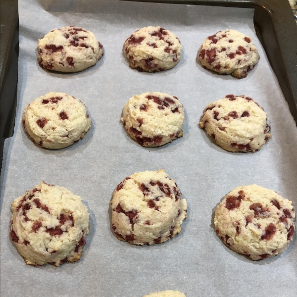 INCREDIBLE Raspberry Cheesecake Cookies