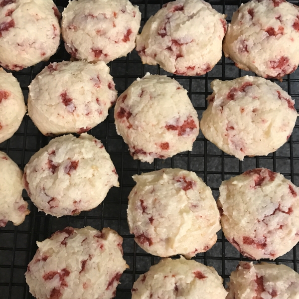 INCREDIBLE Raspberry Cheesecake Cookies