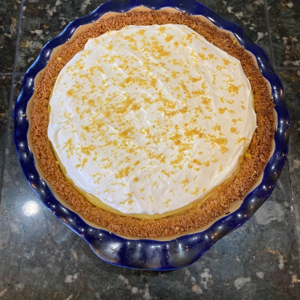 Lemon Lovers Luscious Cheesecake Pie