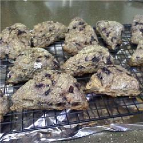 Whole Wheat Scones with Oatmeal and Blueberries