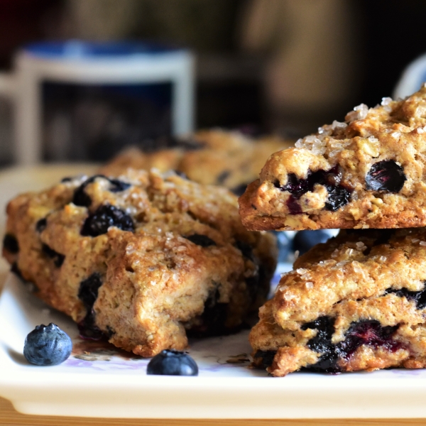 Whole Wheat Scones with Oatmeal and Blueberries