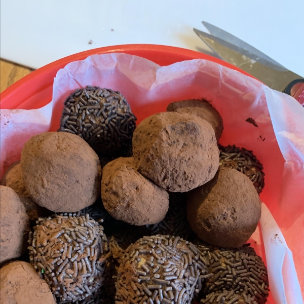 Rum or Bourbon Balls