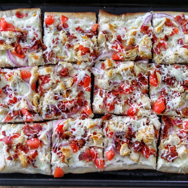 Chicken, Bacon, and Ranch Pizza