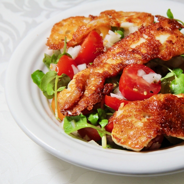 Rita's Mediterranean Salad with Grilled Halloumi