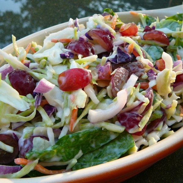 Coleslaw With Grapes and Spinach