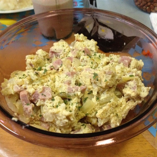 Green Garlic and Ham Scrambled Eggs with Cheese