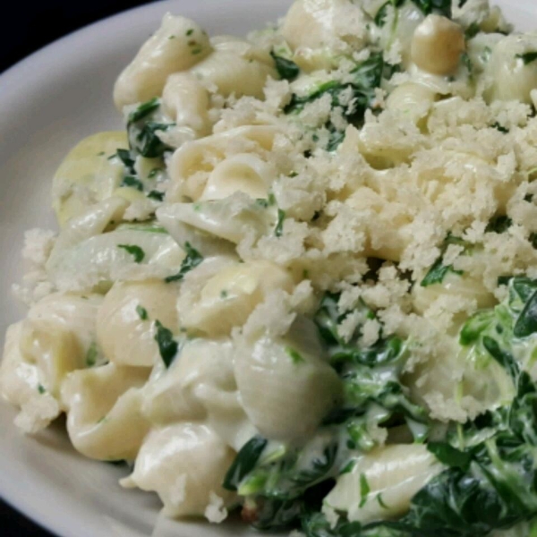 20-Minute Spinach and Artichoke Macaroni & Cheese