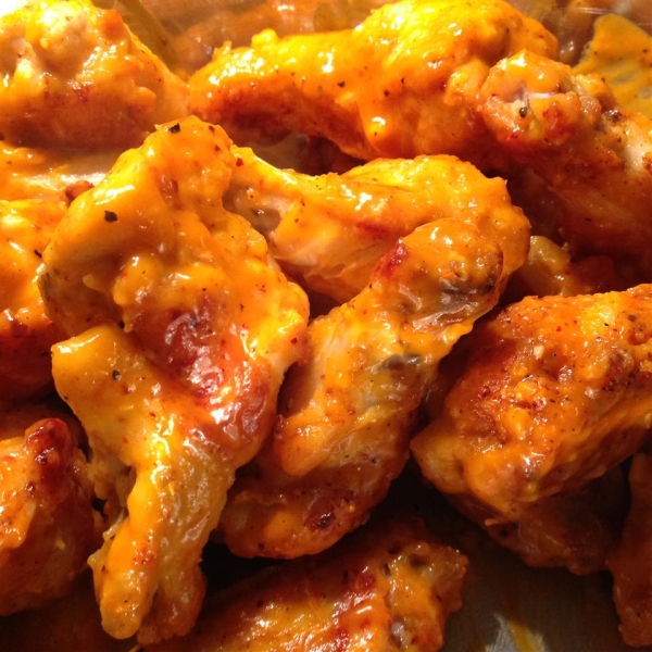 Healthier Restaurant-Style Buffalo Chicken Wings