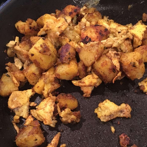 Spicy Potatoes and Scrambled Eggs