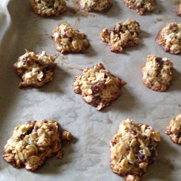 German Oatmeal Date Cookies