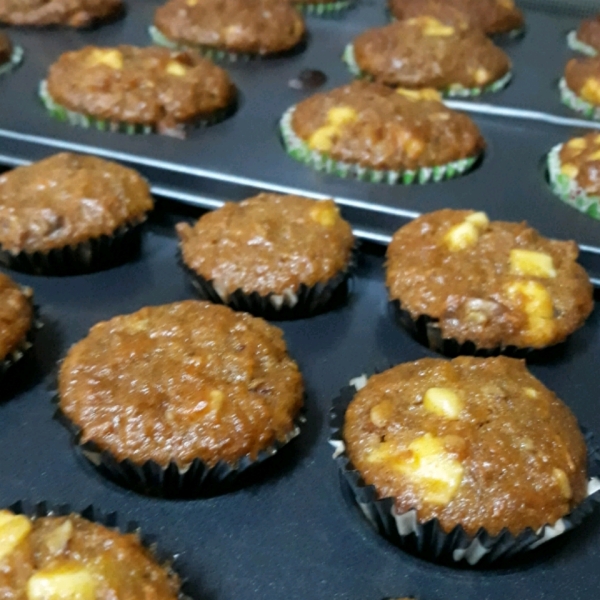 Carrot Cupcakes with White Chocolate Cream Cheese Icing