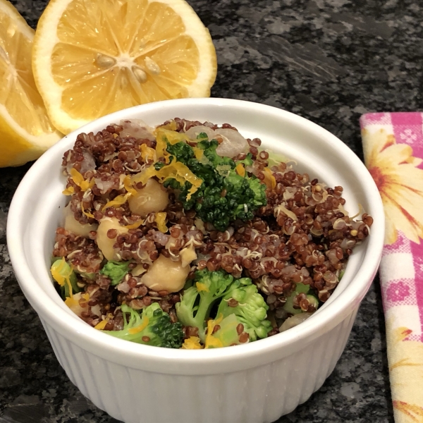 Garlicky Quinoa and Garbanzo Bean Salad