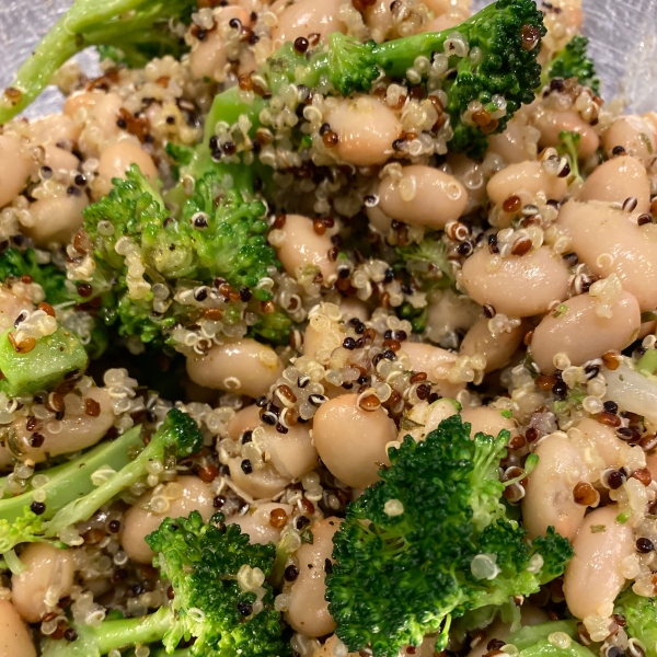 Garlicky Quinoa and Garbanzo Bean Salad