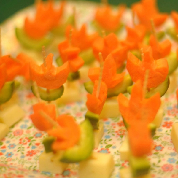 Carrot-Cucumber Flowers for Kids