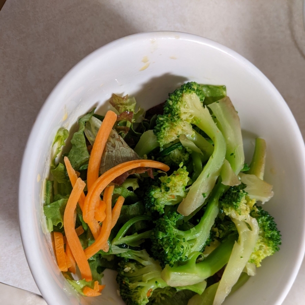 Winter Salad with Baby Greens and Broccolini