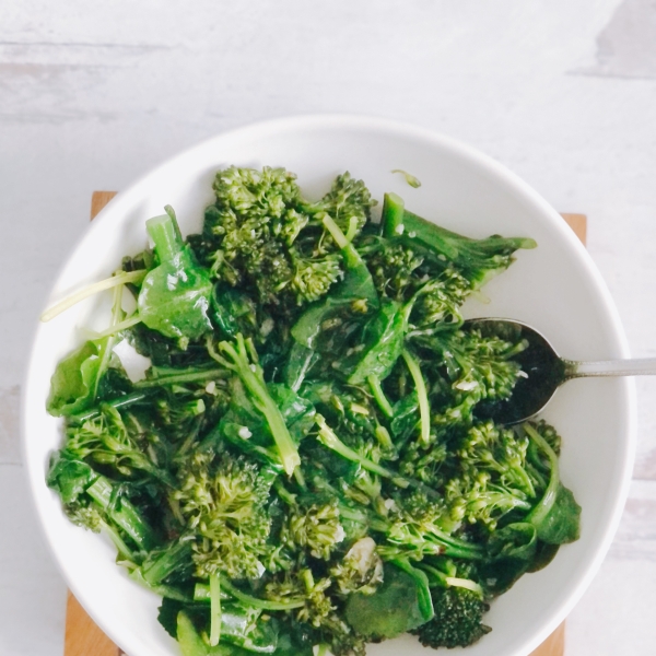 Winter Salad with Baby Greens and Broccolini