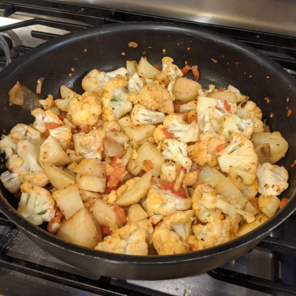 Aloo Gobi Masala (Cauliflower and Potato Curry)