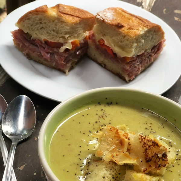 Instant Pot® Cream of Asparagus Soup