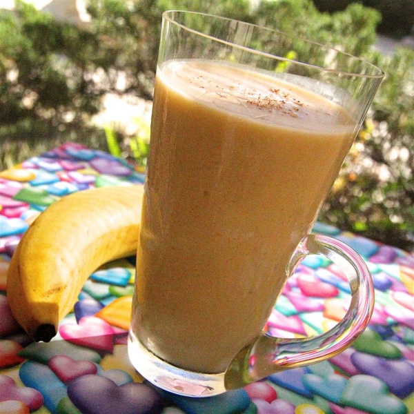 Thick and Creamy Banana Yogurt Smoothie