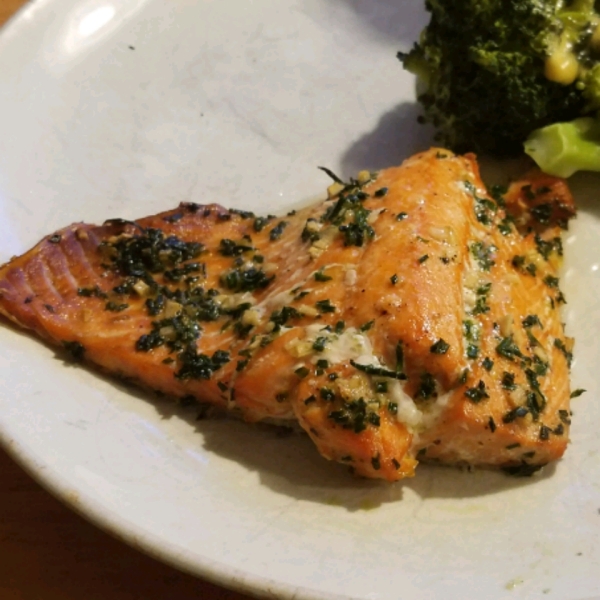 Cedar Plank-Grilled Salmon with Garlic, Lemon and Dill