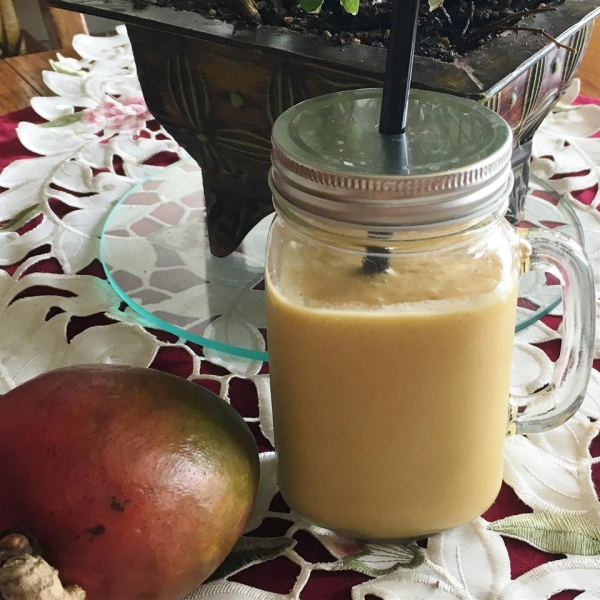 Turmeric Mango Smoothie