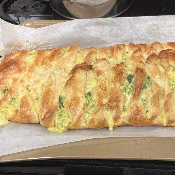 Chicken and Broccoli Braid