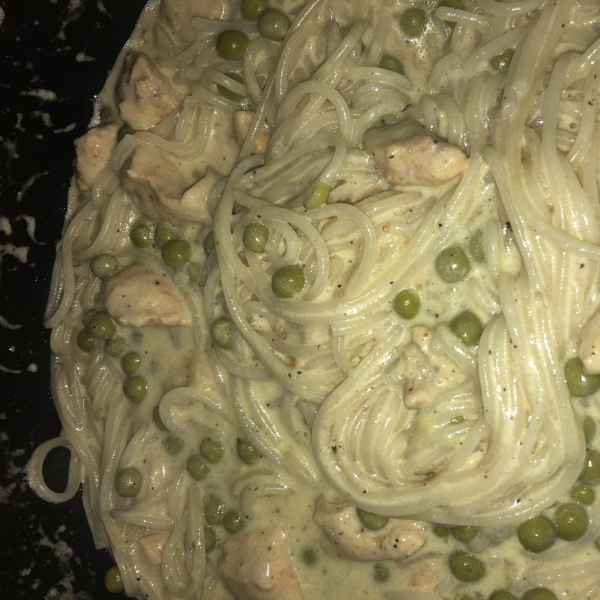 Chicken Alfredo with Fettuccini Noodles