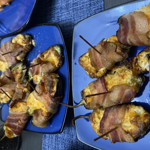 Bacon-Wrapped Jalapeno Poppers