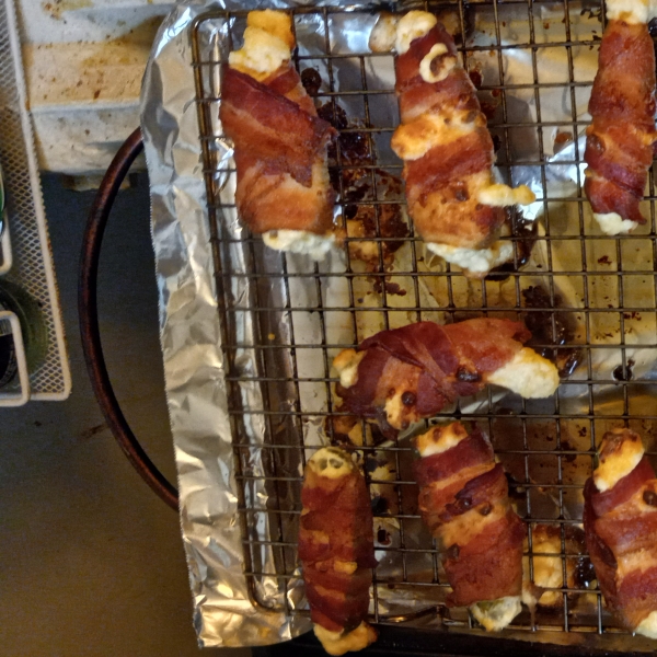 Bacon-Wrapped Jalapeno Poppers