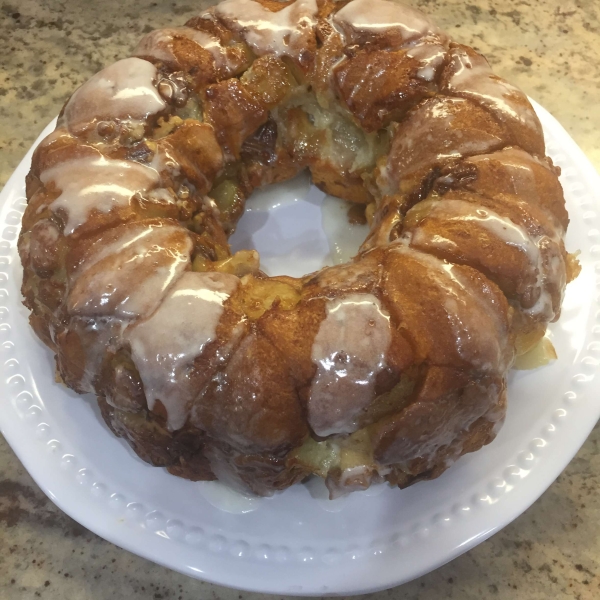 Apple-Walnut Cinnamon Roll Monkey Bread