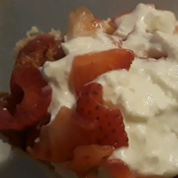 Strawberry Shortcut Cake