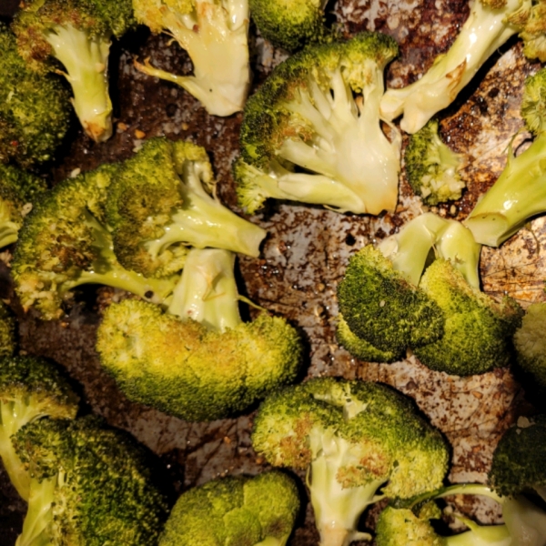 Easy Roasted Broccoli