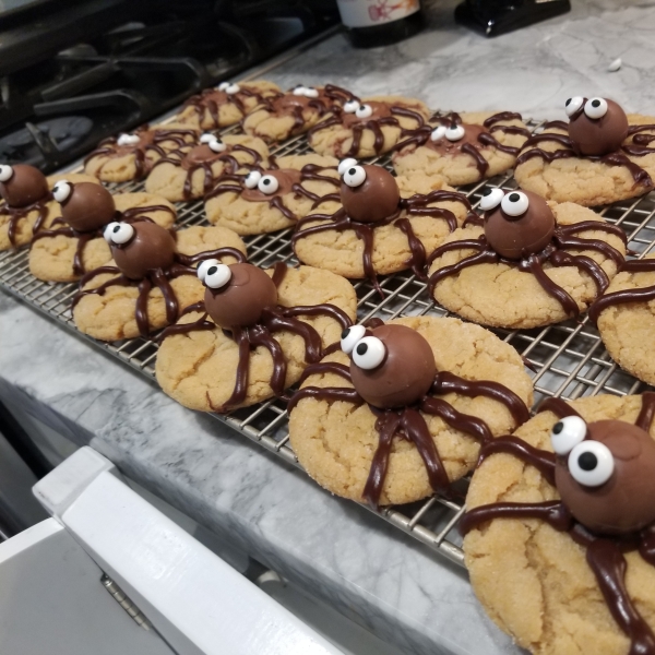 Peanut Butter Spider Cookies