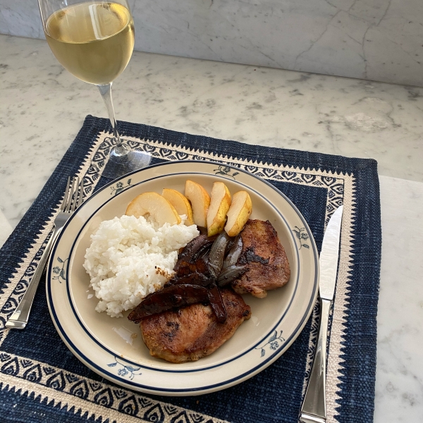 Grilled Pork Chops with Balsamic Caramelized Pears