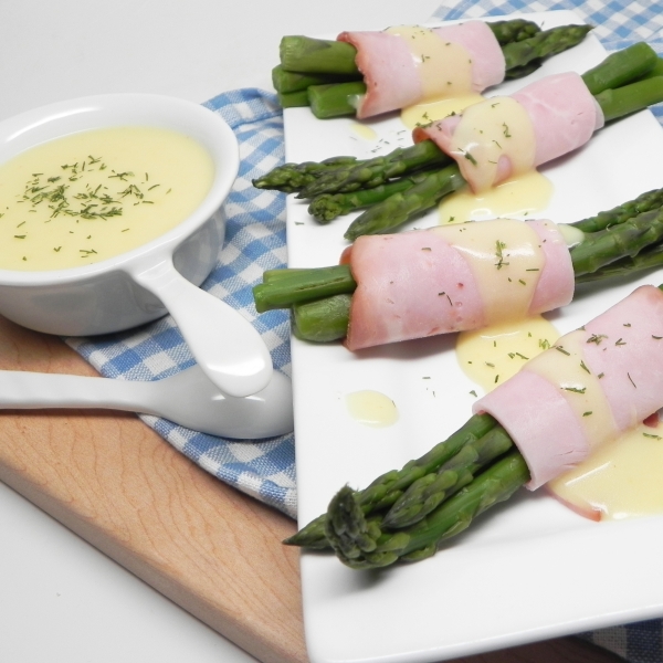 Ham and Asparagus Bundles with Hollandaise Sauce