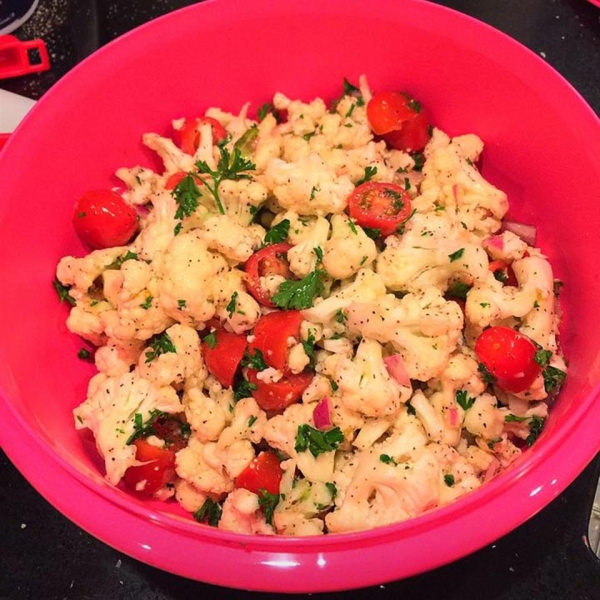 Crunchy Cauliflower and Tomato Salad